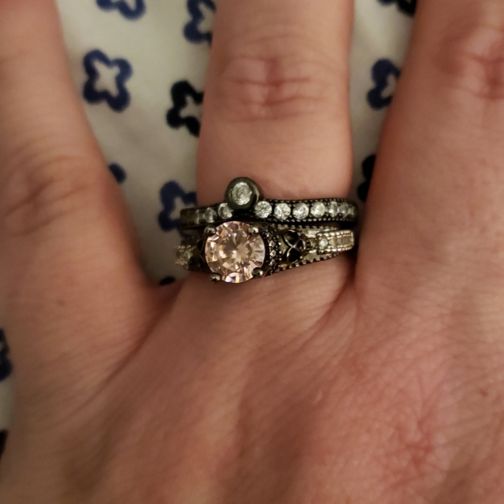 Skull wedding ring set